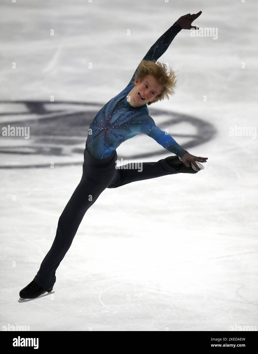 Daniel Grassl, de l'Italie, pendant le programme court masculin du Grand Prix of Figure Skating 2022 de l'UIP à Ice Sheffield. Date de la photo: Vendredi 11 novembre 2022. Banque D'Images