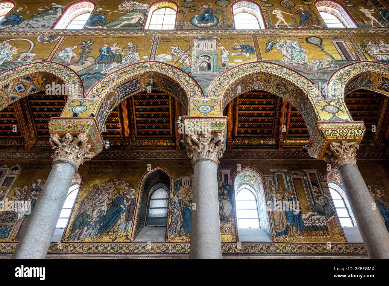 L'intérieur de la cathédrale de Monreale, Palerme, Sicile, Italie. Banque D'Images