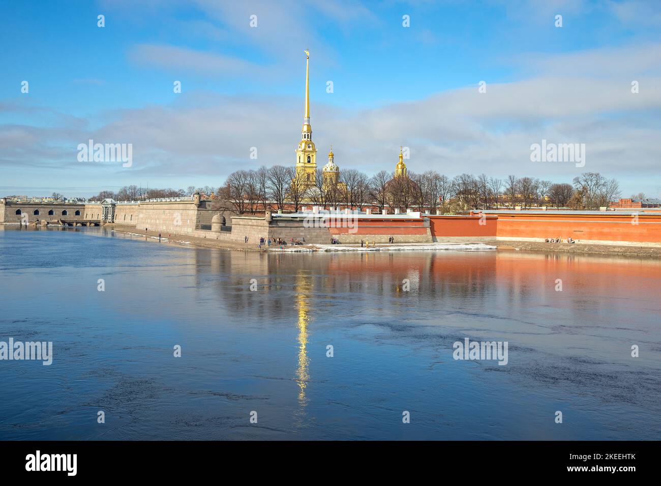 ST. PETERSBOURG, RUSSIE - 03 AVRIL 2022 : matin du printemps à la forteresse Pierre-et-Paul. Saint-Pétersbourg Banque D'Images