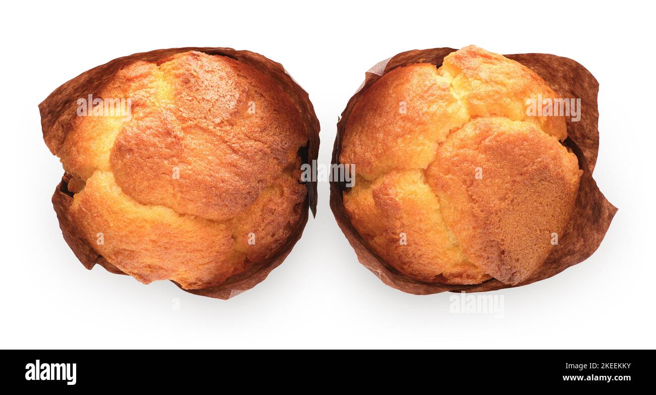 Deux muffins à la vanille, ou petits gâteaux, isolés sur fond blanc Banque D'Images