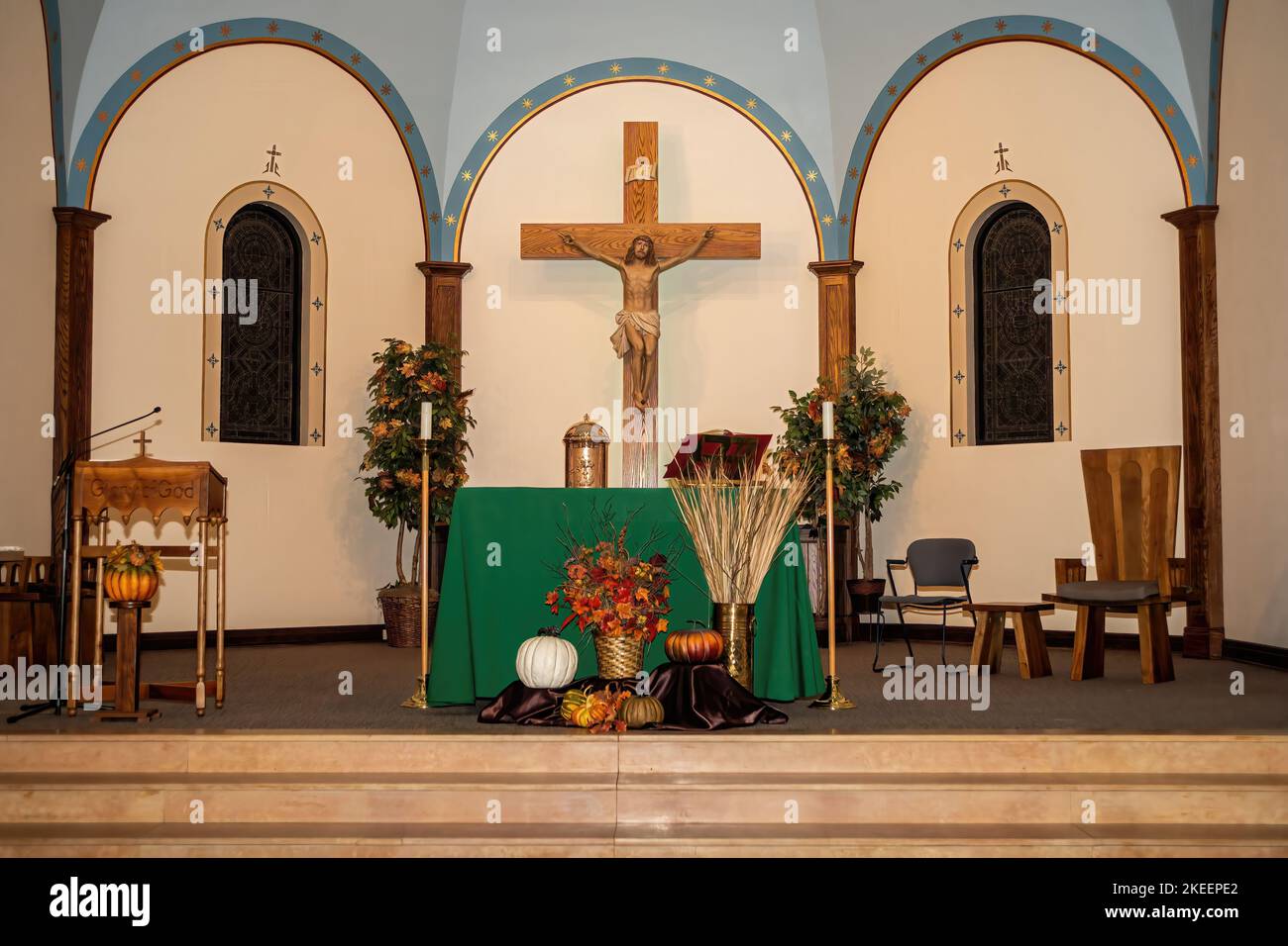 Autel de Saint Mary's Catholic Church à Winona, Minnesota, États-Unis. Banque D'Images