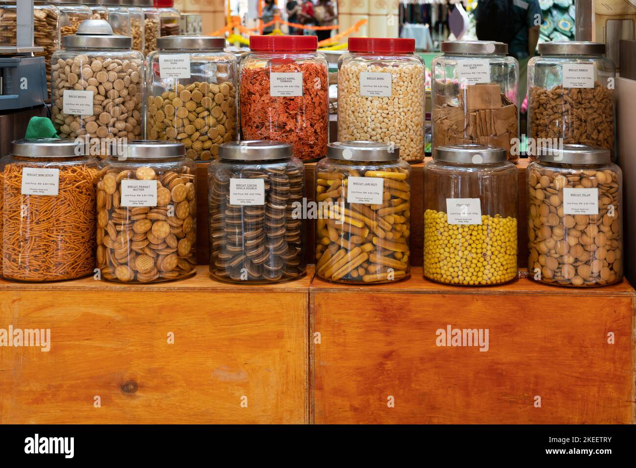 Divers types de biscuits se vendant au stand. Banque D'Images