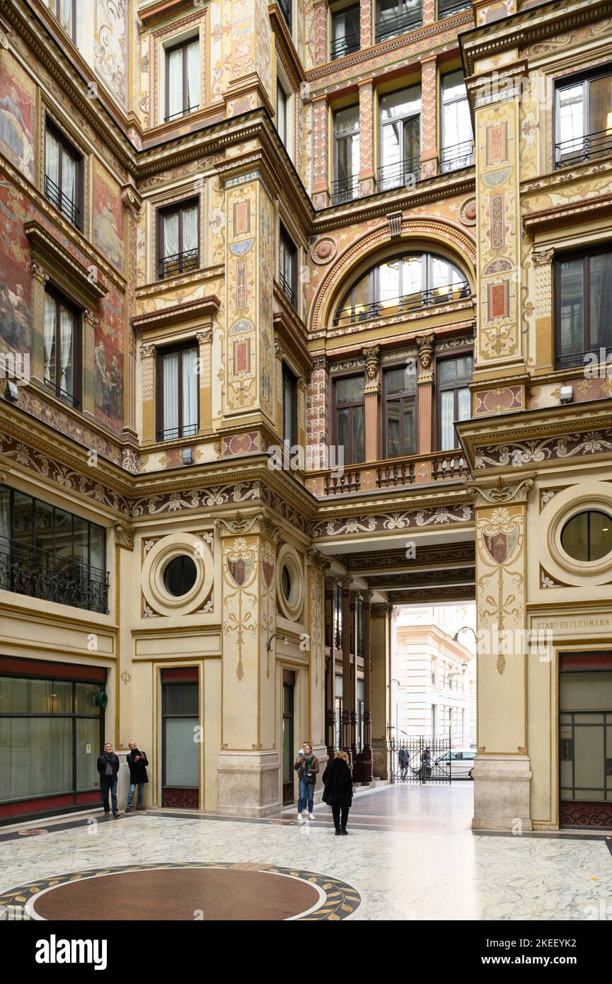 Rome. Italie. Galleria Sciarra, construite entre 1885 et 1888, via Santa Maria à via. Banque D'Images