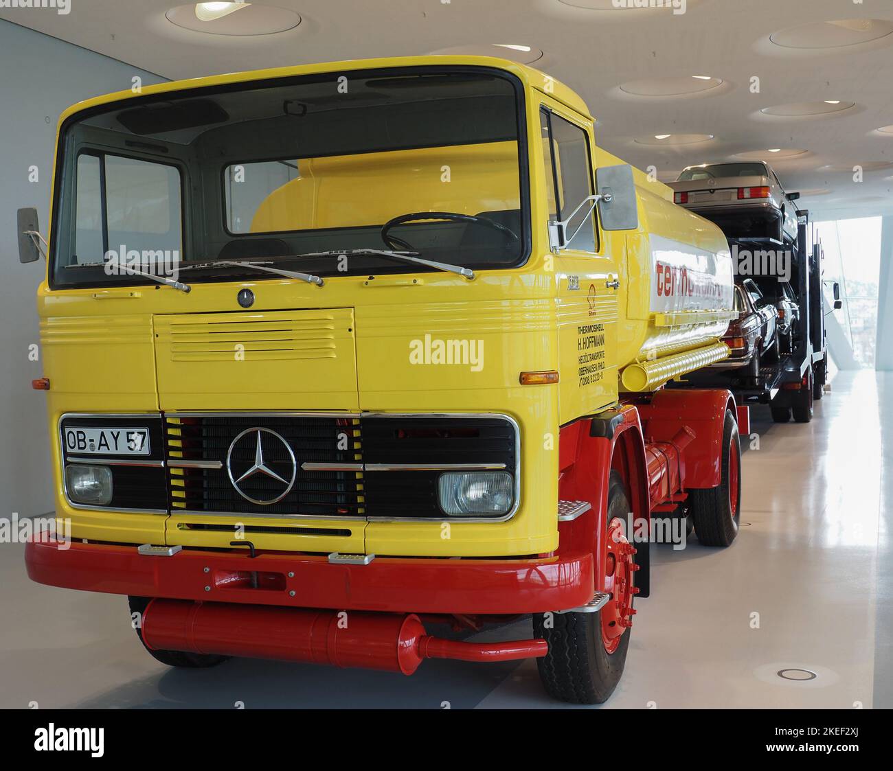 Mercedes 1513 Camion Plateau Baché & Remorque Bière Trasch - Miniature 1/87
