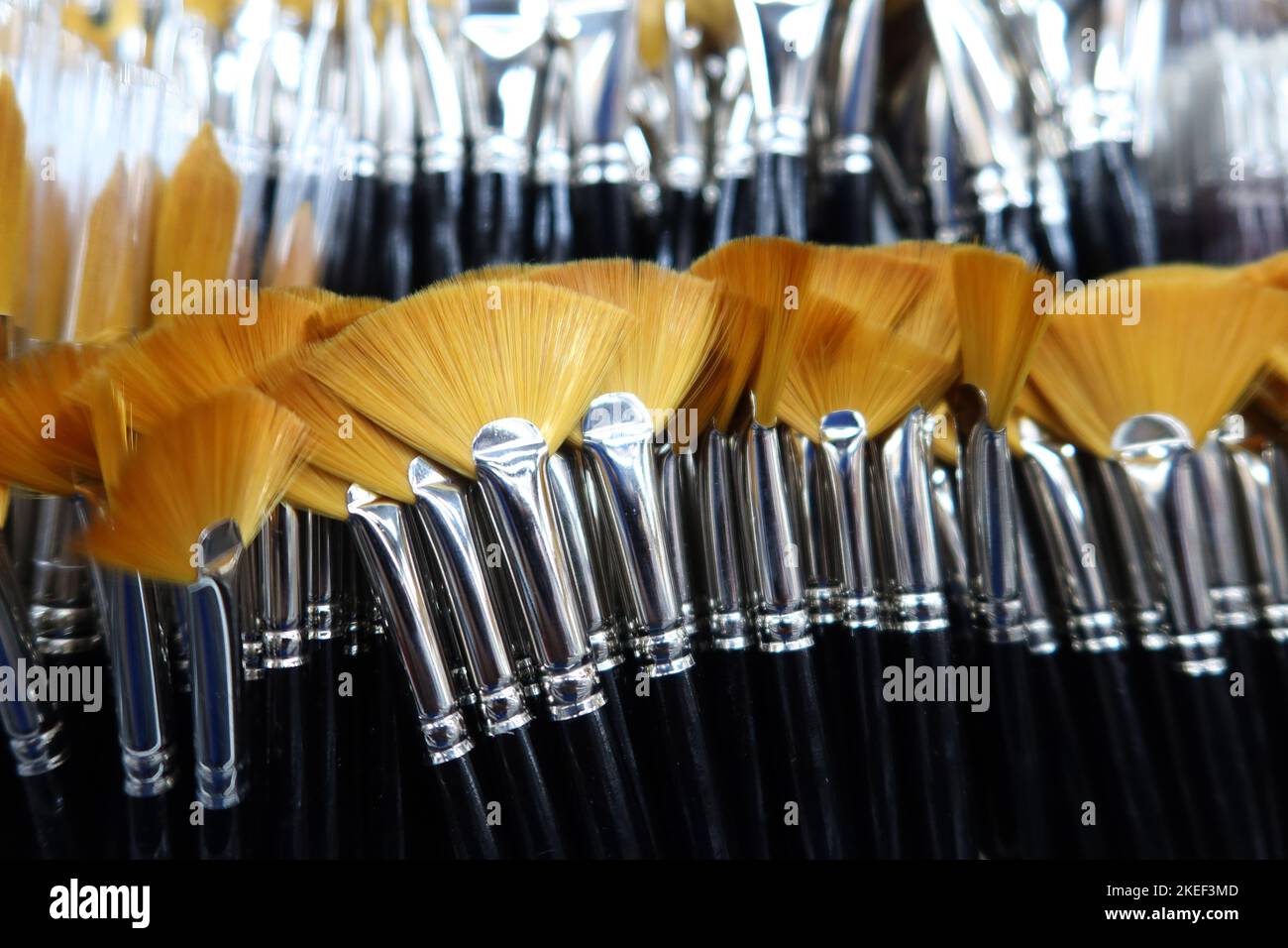 beaucoup de pinceau d'art sur un papier avec l'espace de copie , Banque D'Images