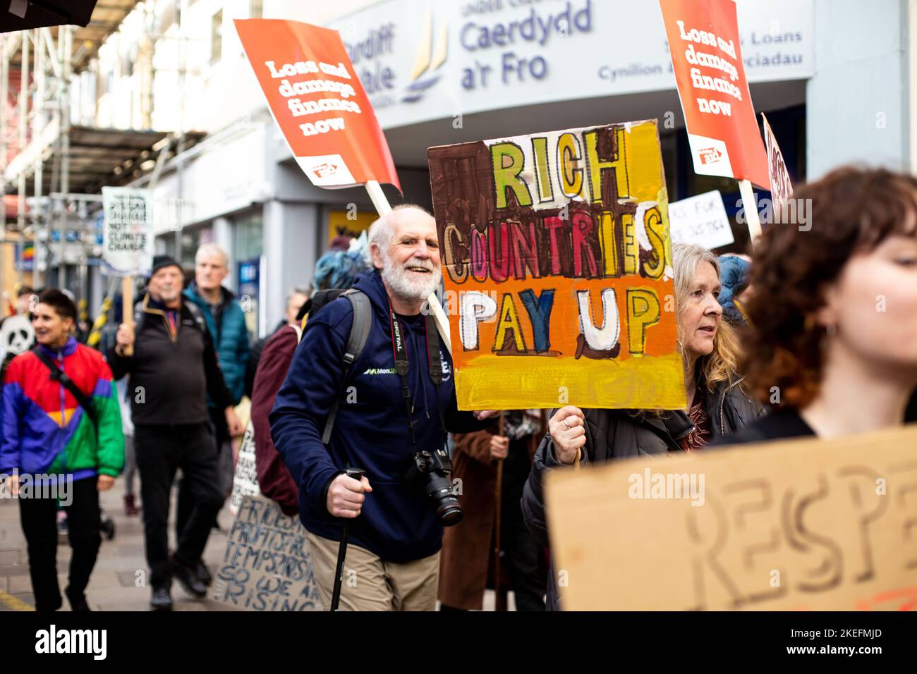 Climate Justice Coalition Cymru manifestation à Cardiff, Hôtel de ville 12.11.2022. Banque D'Images