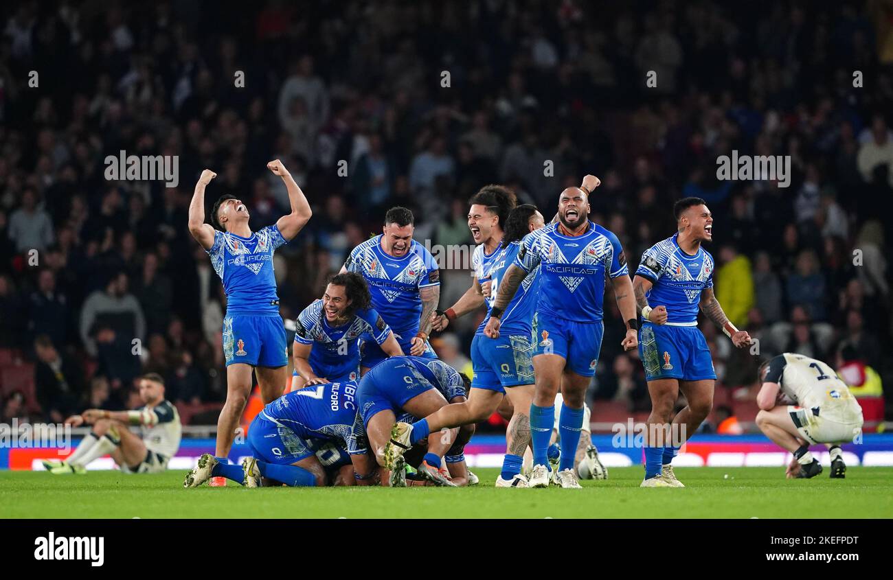 Fêtez les Samoa après avoir remporté la demi-finale de la coupe du monde de rugby au stade Emirates de Londres. Date de la photo: Samedi 12 novembre 2022. Banque D'Images