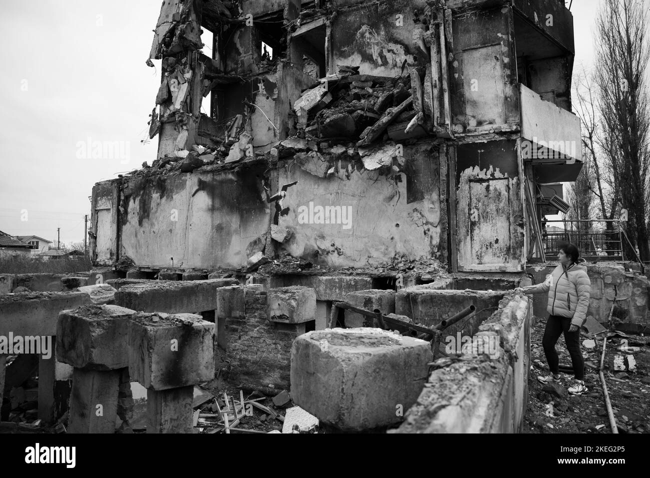 Borodyanka, région de Kiev 11.12.2022 le travail de la murale de Banksy sur le mur d'une maison détruite Banque D'Images