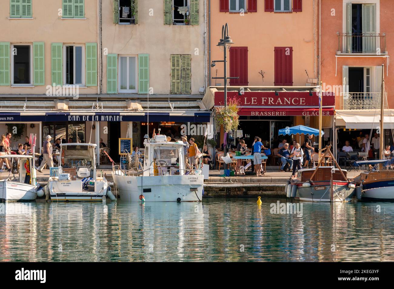 Le port de Cassis, Cassis, Provence-Alpes-Côte d'Azur, France, Europe occidentale Banque D'Images