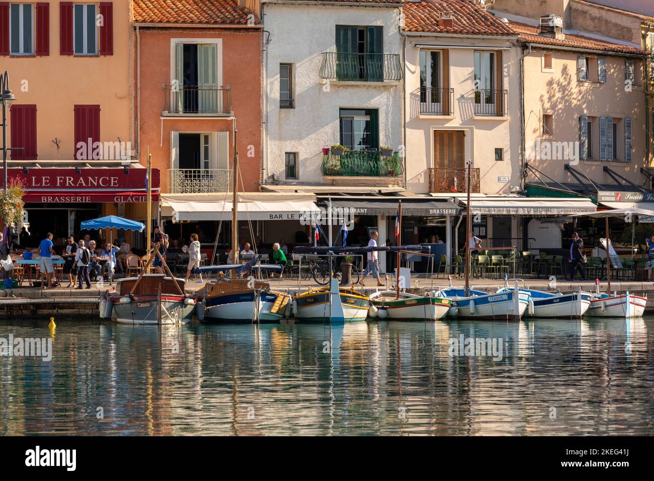 Le port de Cassis, Cassis, Provence-Alpes-Côte d'Azur, France, Europe occidentale Banque D'Images