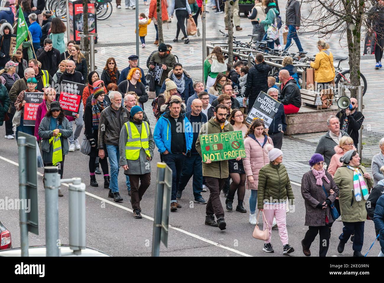 Cork, Irlande. 12th novembre 2022. Une manifestation de la campagne du coût de la vie a eu lieu aujourd'hui à Cork et a attiré environ 500 personnes. La manifestation était l'une des nombreuses dans tout le pays aujourd'hui appelant le gouvernement à intervenir dans ce que les manifestants prétendent être en train de professer. Crédit : AG News/Alay Live News Banque D'Images