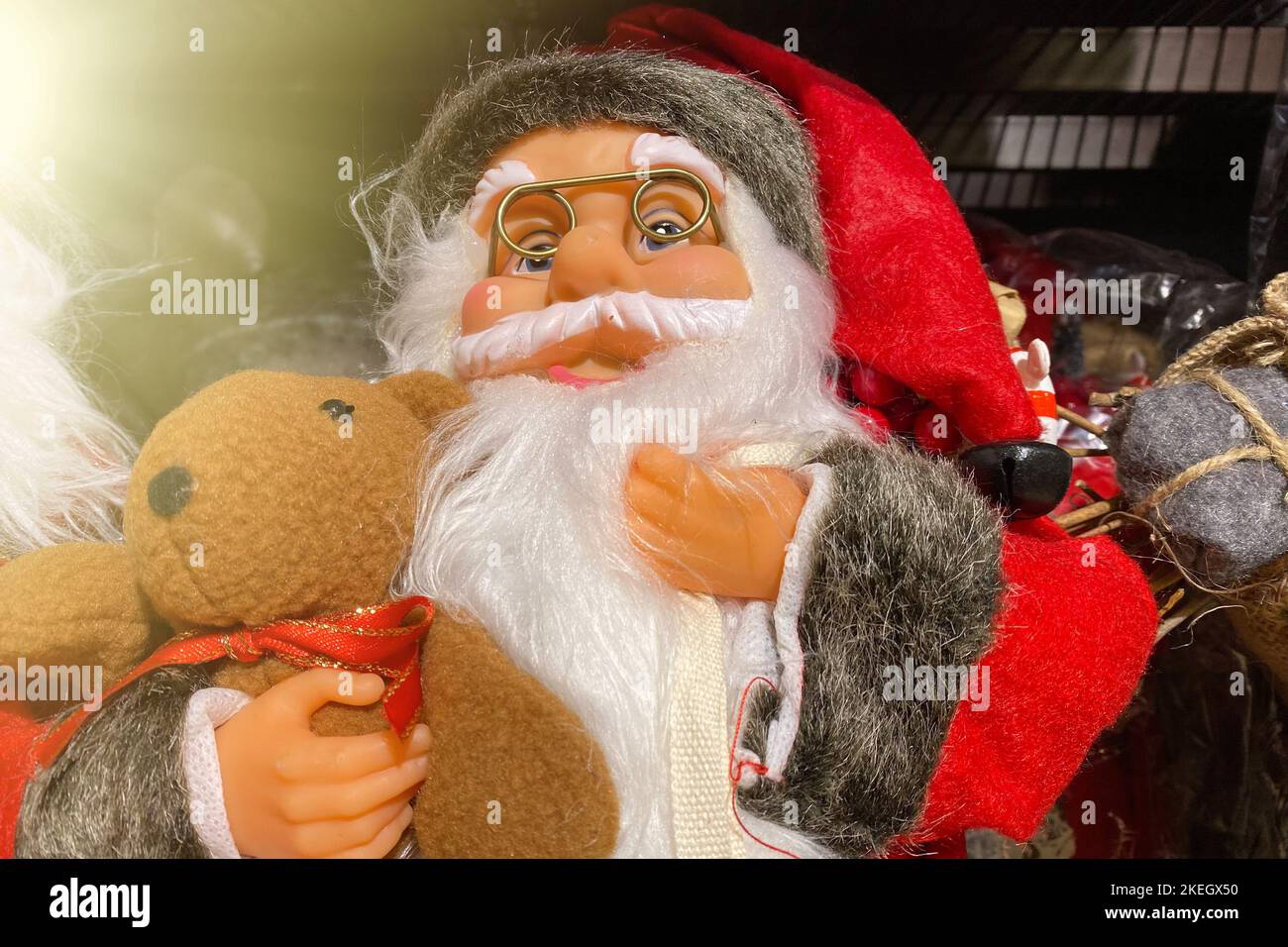 Le Père Noël et les décorations de Noël. Banque D'Images