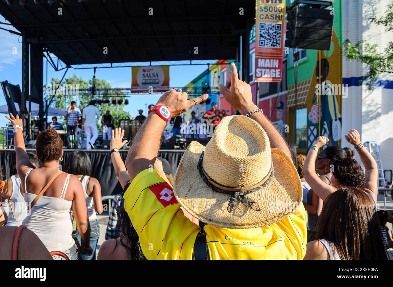Salsa sur l'avenue St. clair Ouest, Toronto, Canada, 2012 Banque D'Images