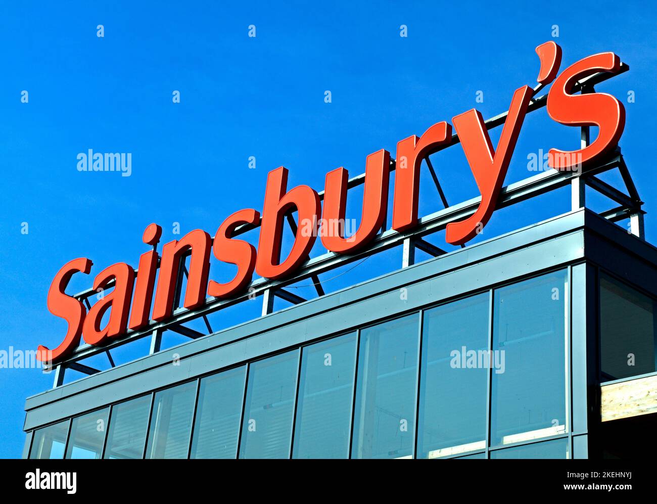 Logo Sainsbury's, Superstore, supermarché, Kings Lynn, Norfolk, Angleterre, Royaume-Uni Banque D'Images