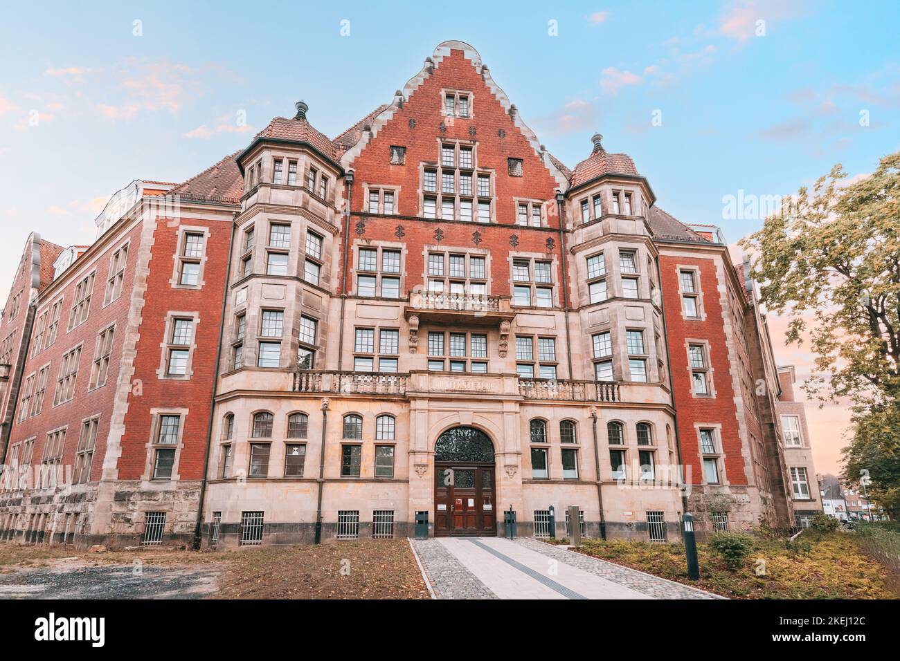 25 juillet 2022, Munster, Allemagne : entrée principale du campus de la célèbre université européenne des sciences appliquées, bâtiment Fachhochschule. Formation des étudiants Banque D'Images