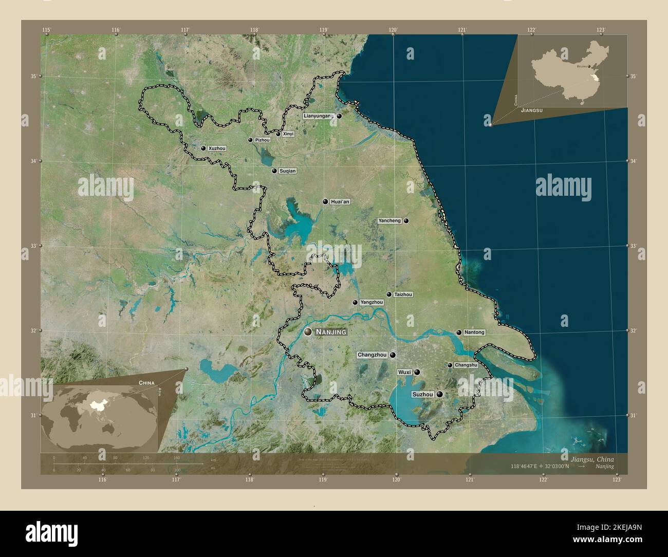 Jiangsu, province de Chine. Carte satellite haute résolution. Lieux et noms des principales villes de la région. Cartes d'emplacement auxiliaire d'angle Banque D'Images