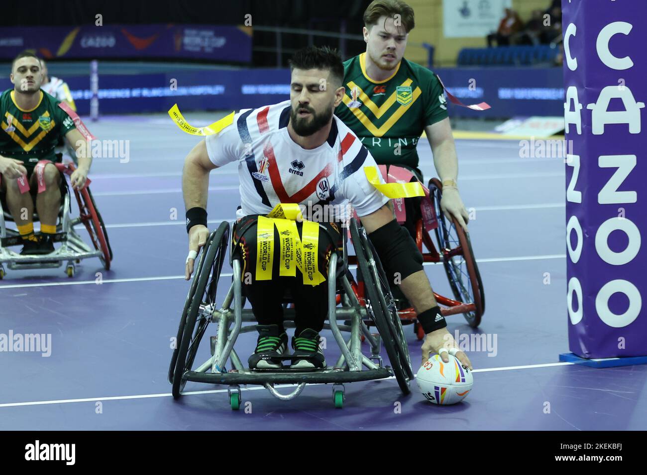 Sheffield, Royaume-Uni. 13th novembre 2022. English Institute of Sport Sheffield, Sheffield, South Yorkshire, 13th novembre 2022. France Wheelchair Rugby League contre l'Australie Wheelchair Rugby League dans la demi-finale de la coupe du monde de Rugby League 2021 Nicolas Clausells de France Wheelchair Rugby League obtient le crédit d'essai : Touchlinepics/Alay Live News Banque D'Images