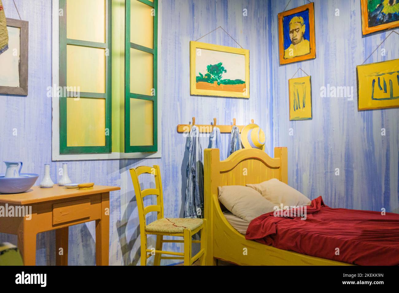 La Nouvelle-Orléans, LA, Etats-Unis - 15 mai 2022 : scène grandeur nature reproduisant un tableau Van Gogh, la Chambre de Van Gogh à Arles Banque D'Images