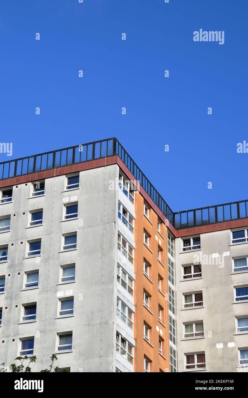 Les appartements du conseil dans les logements pauvres avec de nombreuses questions de protection sociale à Linwood Banque D'Images