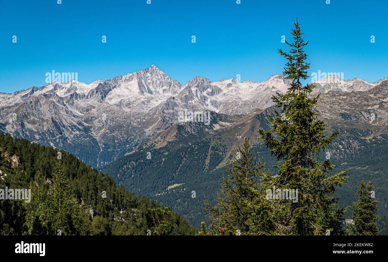 Paysage de montagne en été dans les Dolomites de l'Ouest (Dolomiti di Brenta) - Vallesinella - Madonna di Campiglio, Trentin-Haut-Adige, nord de l'Italie Banque D'Images