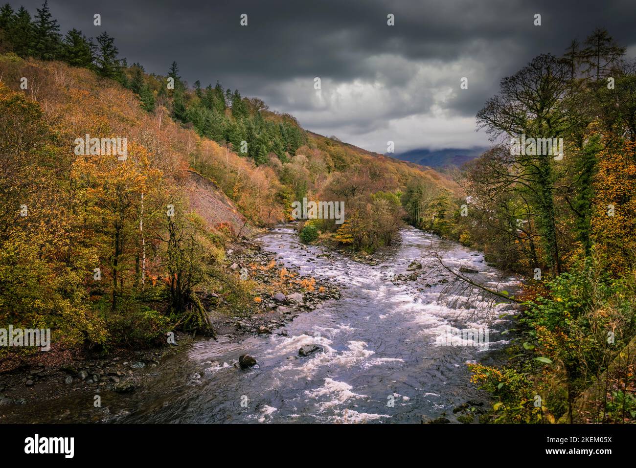 Couleurs d'automne sur la rivière Greta, English Lake District. Banque D'Images