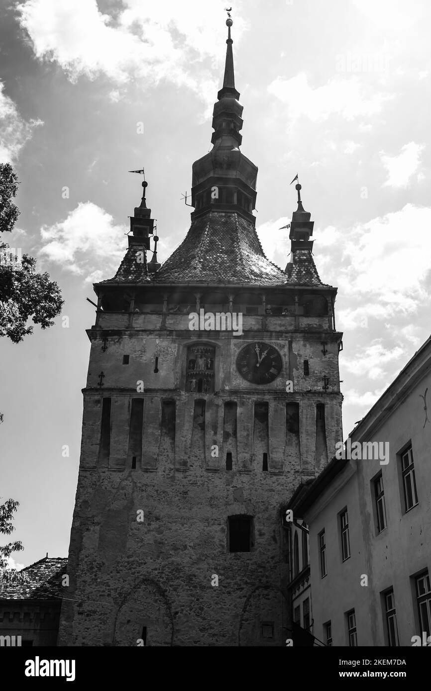 Citadelle médiévale fortifiée de la ville de Sighisoara et la célèbre Tour de l'horloge Banque D'Images