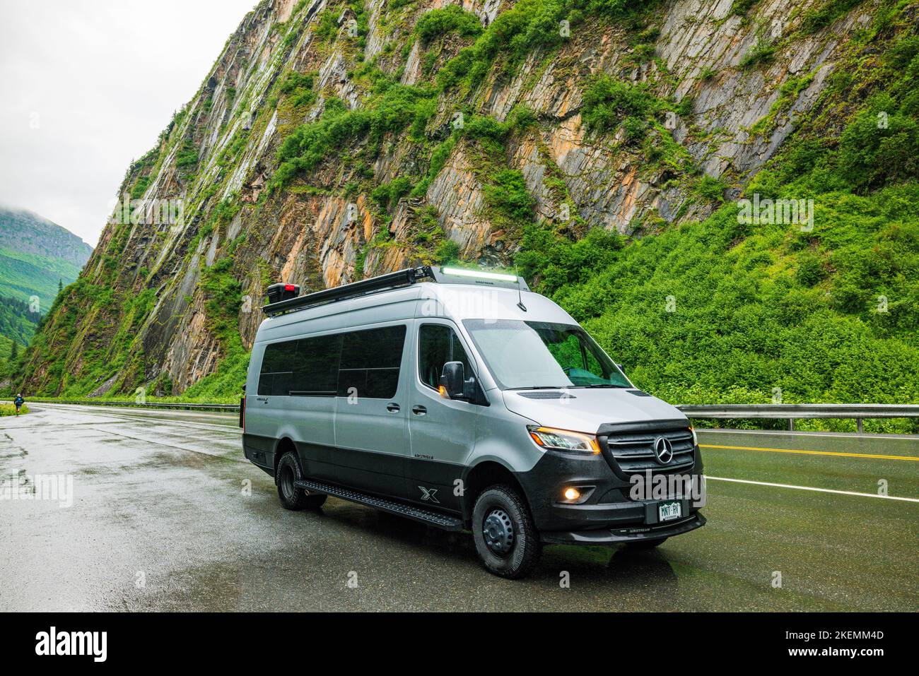 Airstream Interstate 24X 4WD campervan; Thompson Pass; Richardson Highway; Alaska; États-Unis Banque D'Images