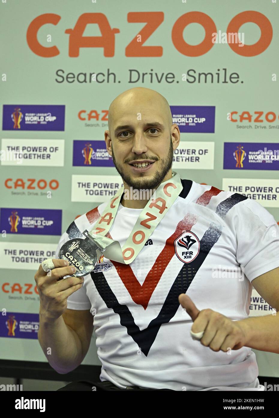 Sheffield, Royaume-Uni. 13th novembre 2022. Coupe du monde de rugby 2021. France V Australie. EIS. Sheffield. L'homme du match, Jeremy Bourson (France), pose avec sa médaille à la fin du match le match de demi-finale de la coupe du monde de rugby en fauteuil roulant de France V Australia. Credit: Sport en images/Alamy Live News Banque D'Images