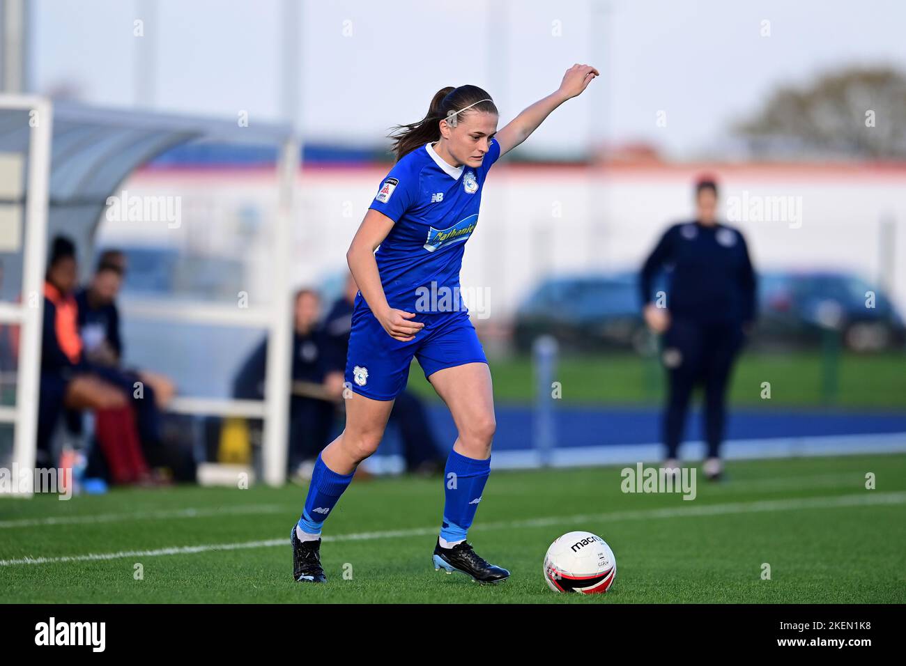 Prix Ffion de Cardiff City Women's - obligatoire par ligne: Ashley Crowden - 13/11/2022 - FOOTBALL - Cardiff International Sports Stadium - Cardiff, pays de Galles - Cardiff City Women FC vs Cardiff met WFC - Genero Adran Premier phase 1 22/23 Banque D'Images