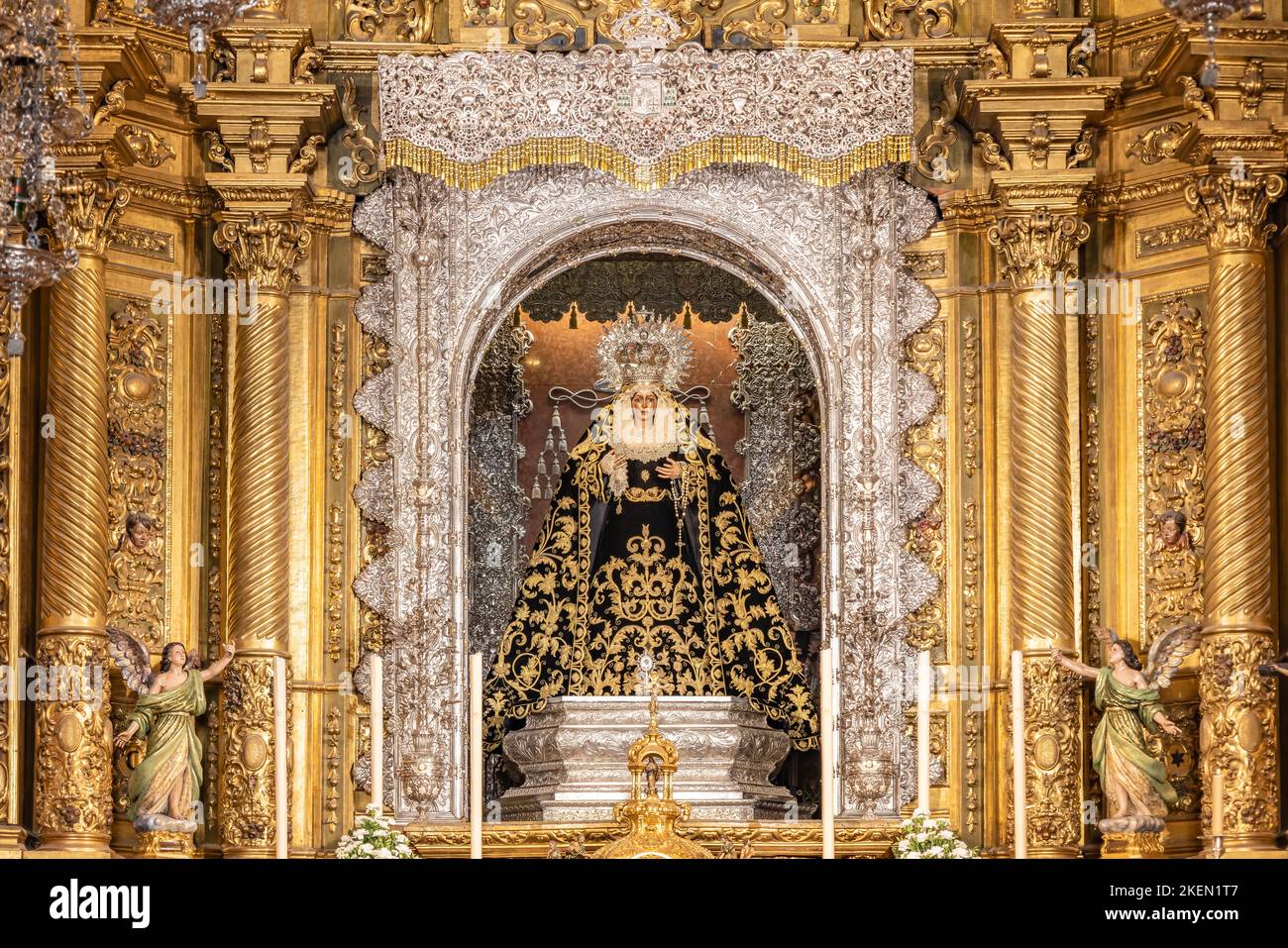 La Vierge de Macarena dans l'autel principal de l'église de la Macarena, à Séville, andalousie, espagne Banque D'Images