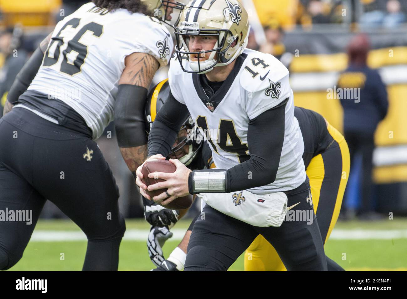 Gants de réceptionneur NFL New Orleans Saints pour jeunes