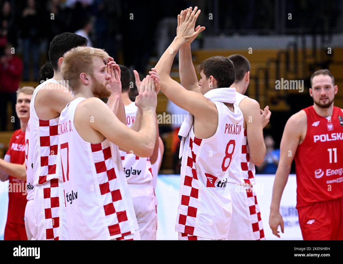 Zagreb, Croatie. 13th novembre 2022. ZAGREB, CROATIE - NOVEMBRE 13: Les joueurs de Croatie applaudissent les fans après le match de pré-qualification FIBA Eurobasket 2025 entre la Croatie et la Pologne au centre de basket-ball Drazen Petrovic sur 13 novembre 2022 à Zagreb, Croatie. Photo par Marko Lukunic/PIXSELL crédit: Pixsell Agence photo et vidéo/Alay Live News Banque D'Images