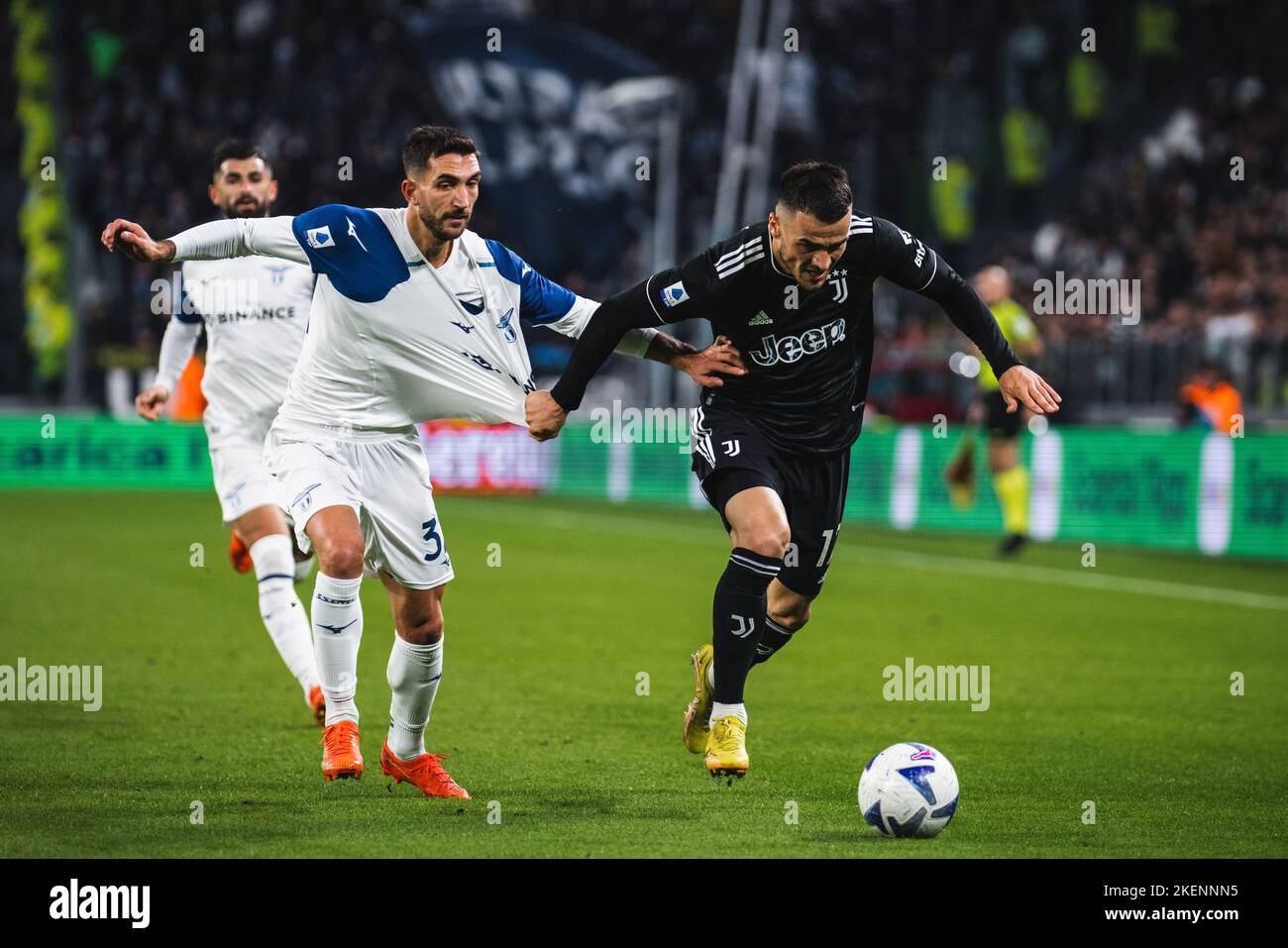 Turin, ItalyTURIM, tu - 13.11.2022: JUVENTUS X LAZIO CAMPEONATO ITALIANO - football - Juventus X Lazio - jeu valable pour le 15th tour du Championnat italien, tenu au stade Allianz à Turin, ce dimanche (30), dans la photo Kostic (17) (photo: Luca Castro/Fotoarena) Banque D'Images Turin, ItalyTURIM, tu - 13.11.2022: JUVENTUS X LAZIO CAMPEONATO ITALIANO - football - Juventus X Lazio - jeu valable pour le 15th tour du Championnat italien, tenu au stade Allianz à Turin, ce dimanche (30), dans la photo Kostic (17) (photo: Luca Castro/Fotoarena) Banque D'Images
