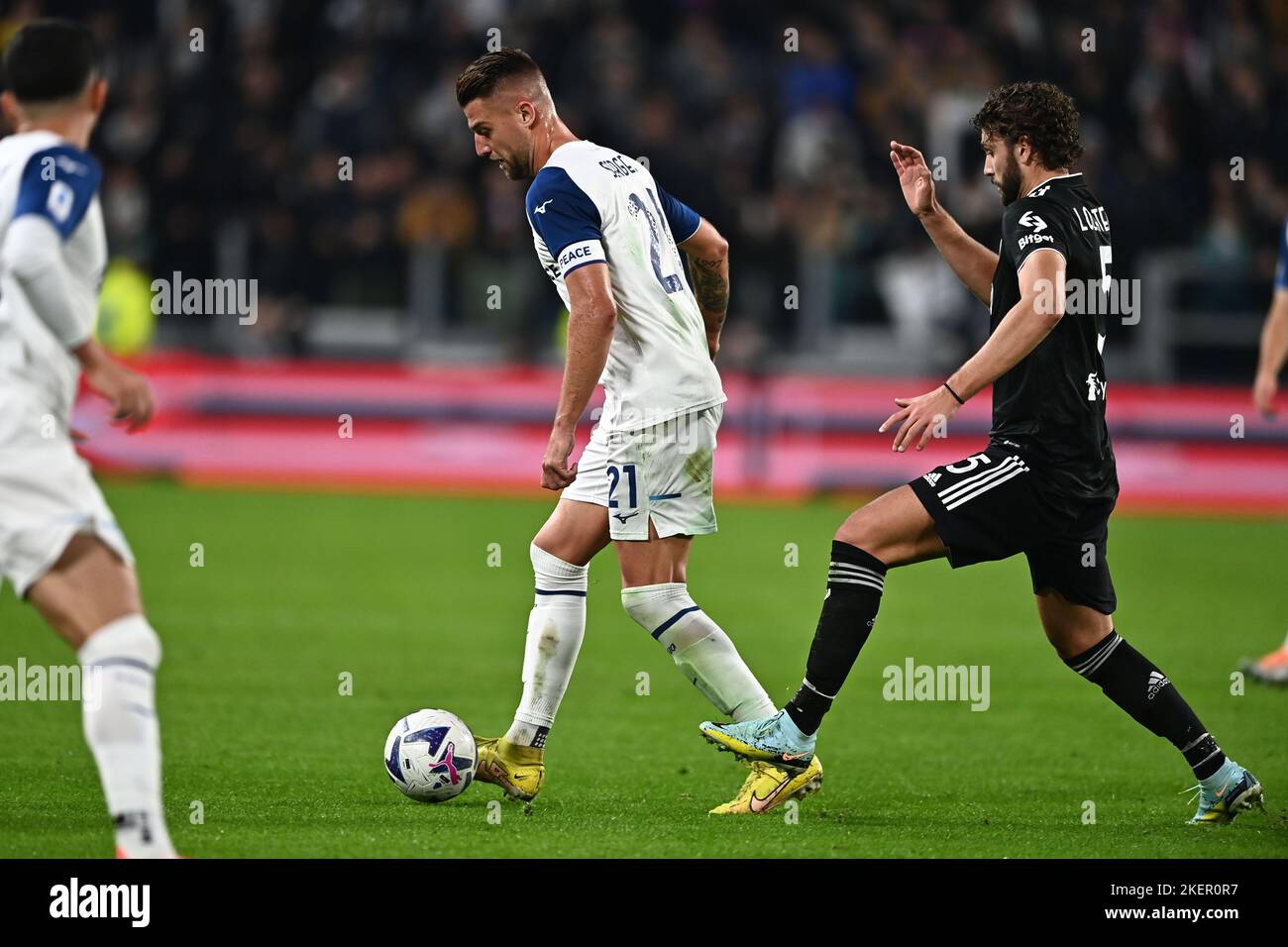 Turin, Italie. 13th novembre 2022. Sergej Milinkovic-Savic (Latium)Manuel Locatelli (Juventus) pendant la série italienne Un match entre Juventus 3-0 Latium au stade Allianz de 13 novembre 2022 à Turin, Italie. Credit: Maurizio Borsari/AFLO/Alay Live News Credit: AFLO Co. Ltd./Alay Live News Banque D'Images Turin, Italie. 13th novembre 2022. Sergej Milinkovic-Savic (Latium)Manuel Locatelli (Juventus) pendant la série italienne Un match entre Juventus 3-0 Latium au stade Allianz de 13 novembre 2022 à Turin, Italie. Credit: Maurizio Borsari/AFLO/Alay Live News Credit: AFLO Co. Ltd./Alay Live News Banque D'Images