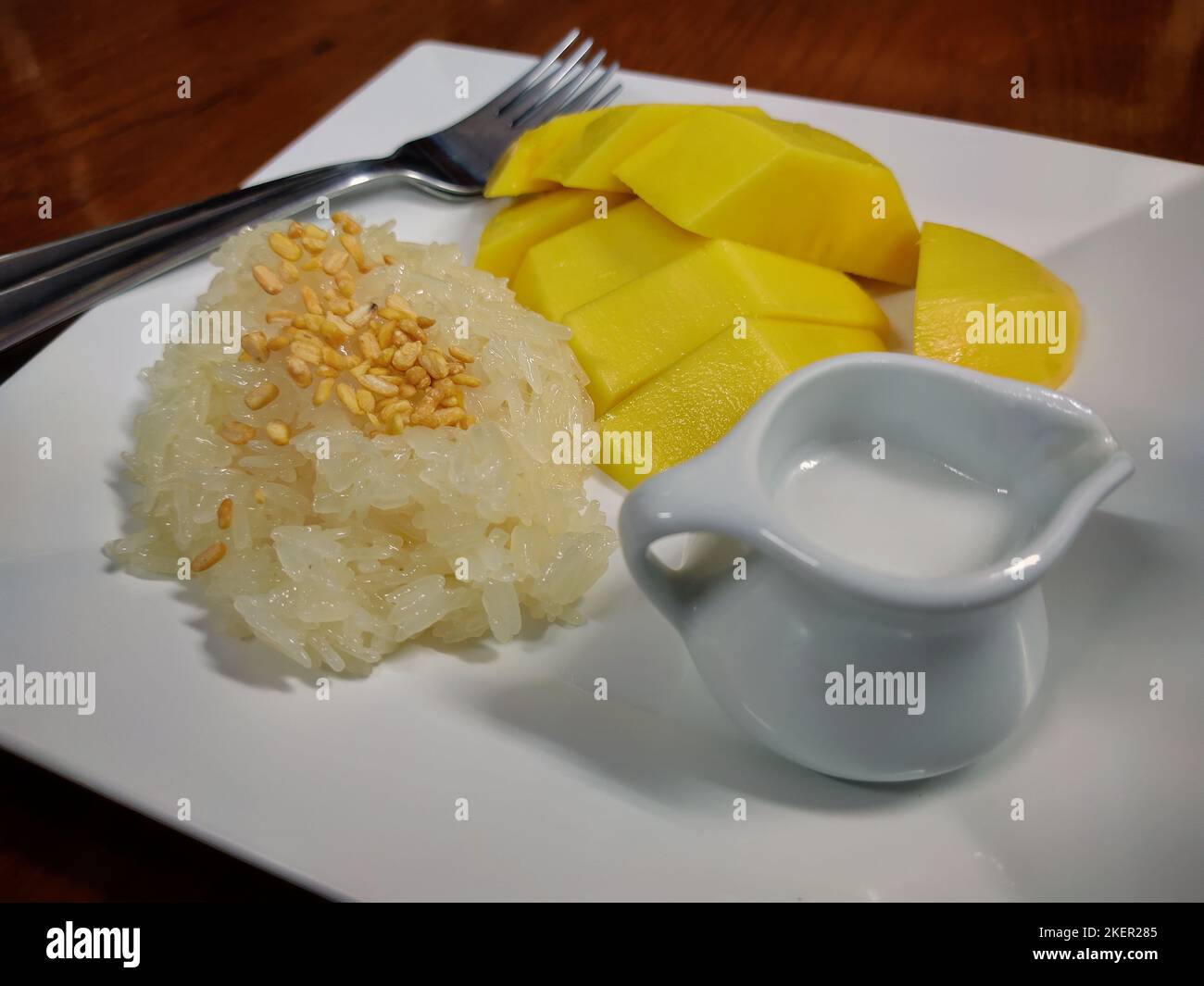 Riz collant à la mangue - thaïlandais populaire pour manger en été Banque D'Images