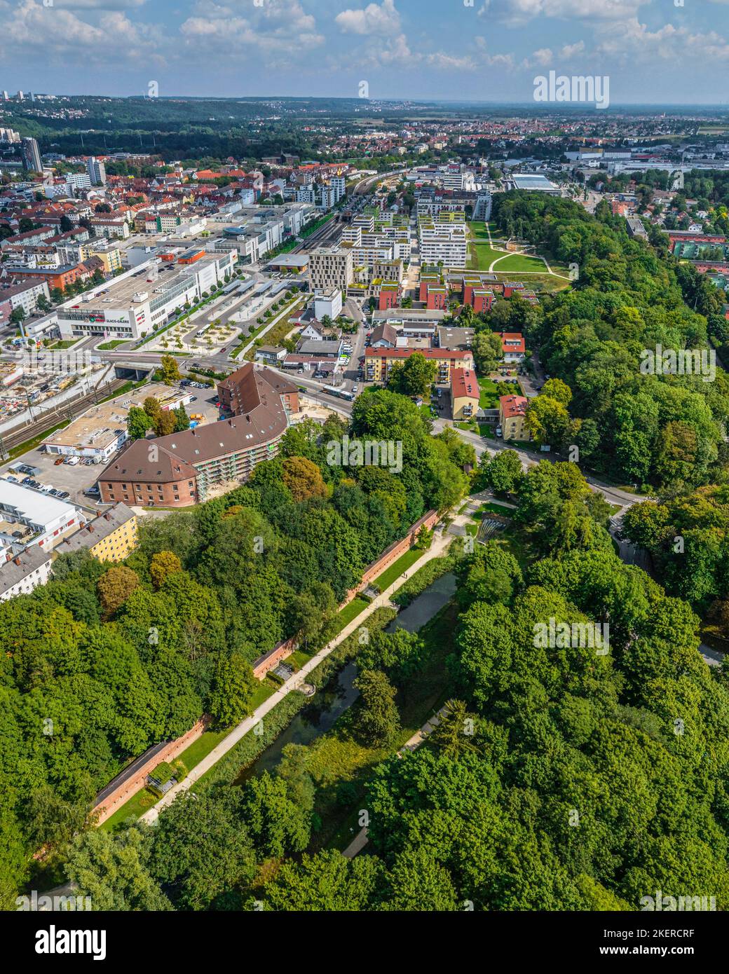 La ville de Neu Ulm dans la Souabe autour du parc Glacis d'en haut Banque D'Images