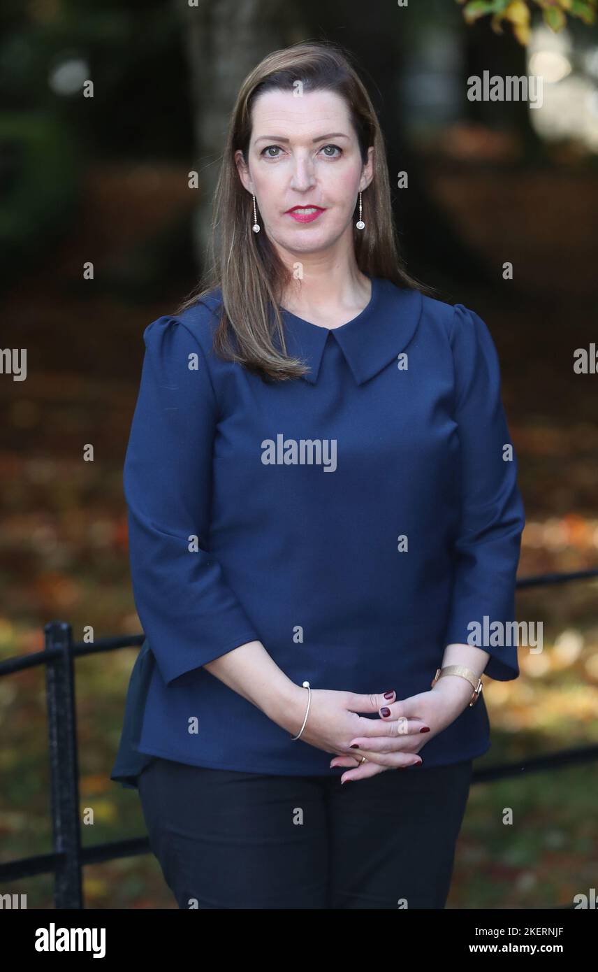 Photo du dossier datée du 14/10/2108 de Vicky Phelan lors du lancement du groupe de soutien aux patients de contrôle cervical 221+ à Farmleigh House à Dublin. Le militant irlandais du cancer du col de l'utérus est mort, a confirmé l'agence de presse de l'AP. Date de publication : lundi 14 novembre 2022. Banque D'Images