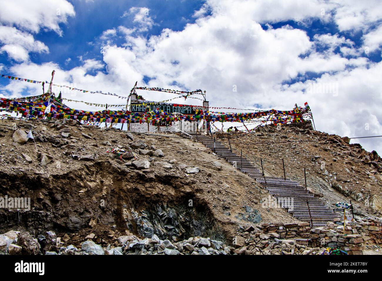 Gompa à Changla Pass dans Ladakh Inde Banque D'Images