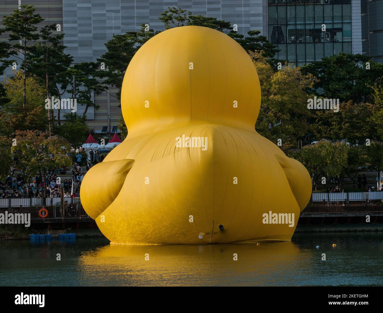 Séoul, Corée du Sud - octobre 2011 : le projet de canard de caoutchouc dans L'APPAREIL PHOTO NUMÉRIQUE de Séoul Banque D'Images