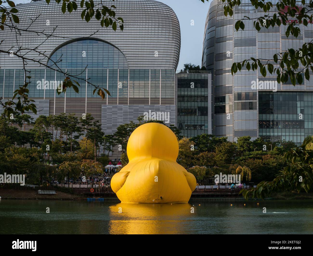 Séoul, Corée du Sud - octobre 2011 : le projet de canard de caoutchouc dans L'APPAREIL PHOTO NUMÉRIQUE de Séoul Banque D'Images