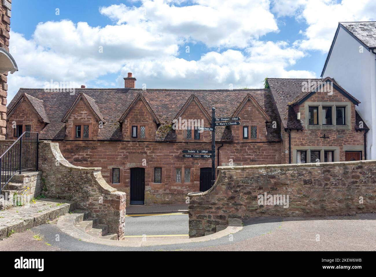 16th Century Rudhall Almshouses, Church Street, Ross-on-Wye (Rhosan ar Wy), Herefordshire, Angleterre, Royaume-Uni Banque D'Images