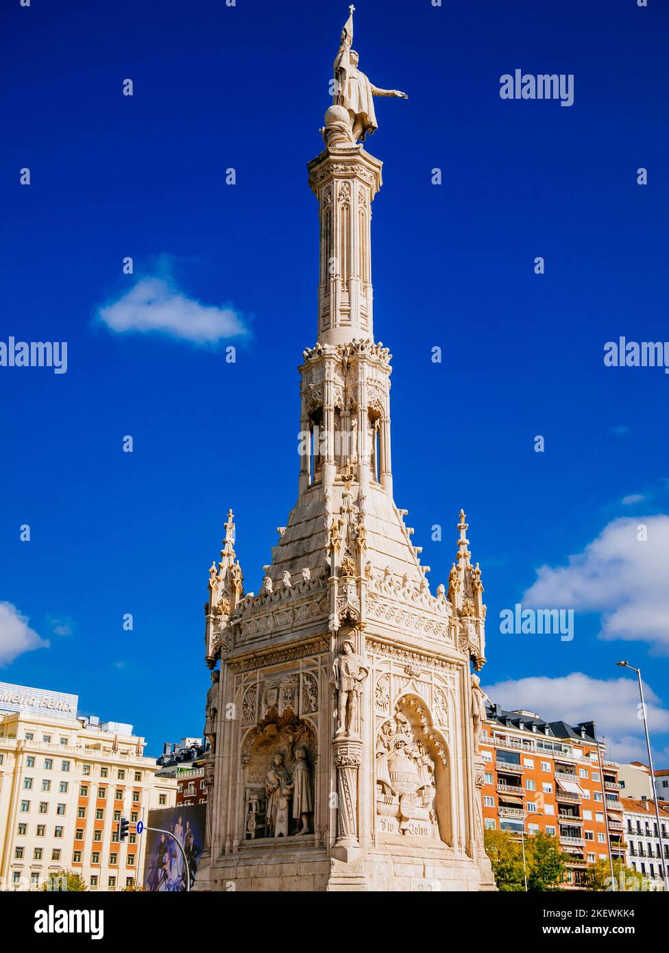 Le Monument de Columbus, Monumento a Colón, est un monument situé à Madrid. Il se trouve sur la place du namesake, la Plaza de Colón. Le sous-sol du monument Banque D'Images