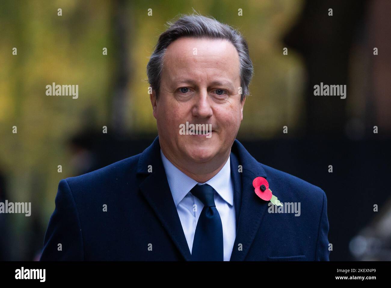 Londres, Royaume-Uni. 13th novembre 2022. David Cameron traverse Downing Street pour assister au service du dimanche du souvenir au Cenotaph à Londres. Crédit : SOPA Images Limited/Alamy Live News Banque D'Images