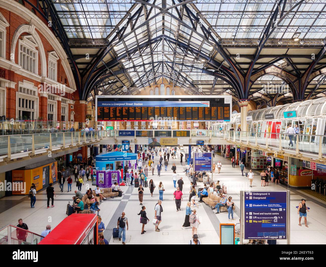 Intérieur de la gare de Liverpool Street Station, Londres, Royaume-Uni Banque D'Images