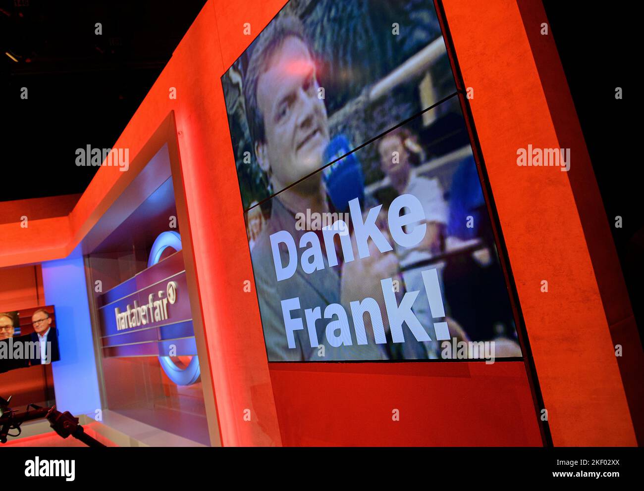 Feature, Thank You Frank Einblendung, dernière émission de Frank PLASBERG en tant que modérateur de Hart Abre Fair, modérateur, talk show Hart Abre Fair on 14 novembre 2022 à Koeln/ Allemagne. Banque D'Images