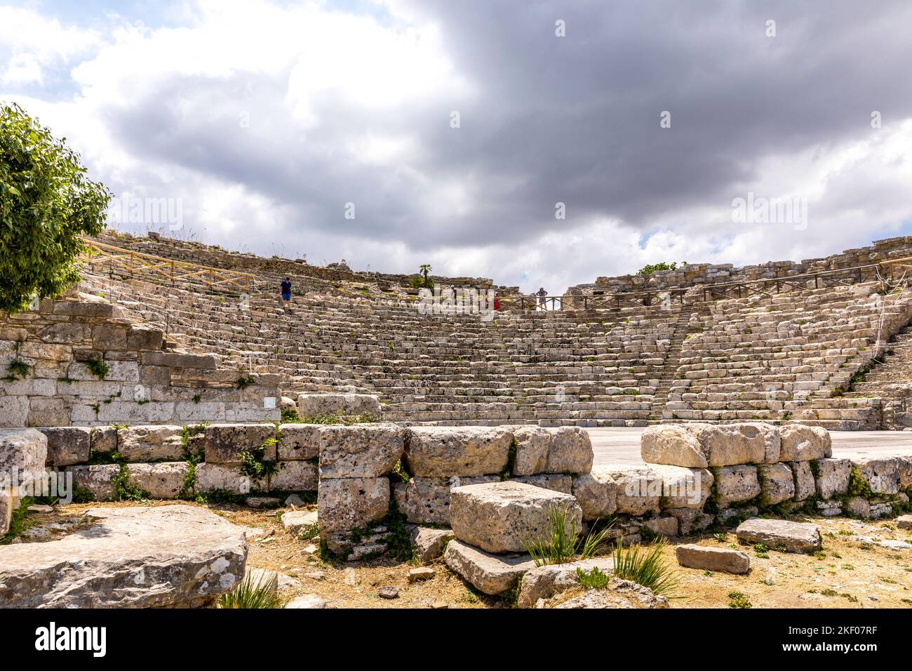 Segesta, Sicile, Italie - 9 juillet 2020 : ruines du théâtre grec de Segesta, Sicile, Italie Banque D'Images