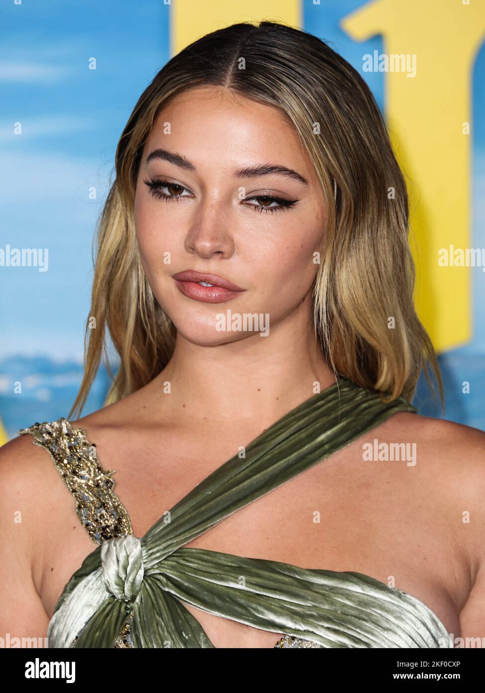 Madelyn Cline arrive à la première américaine de Netflix 'Glass Onion: A Knives Out Mystery', qui s'est tenue au musée Academy of Motion Pictures on 14 novembre 2022 à Los Angeles, Californie, États-Unis. (Photo de David Acosta/image Press Agency/NurPhoto) Credit: NurPhoto/Alay Live News Banque D'Images