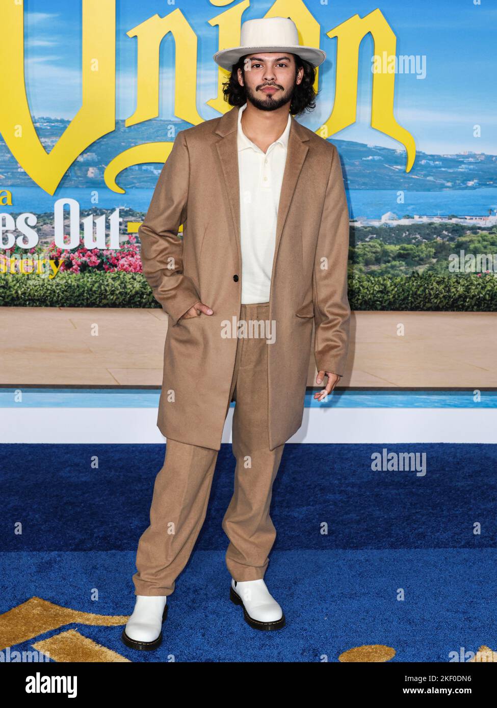 XOLO Maridueña (Xolo Mariduena) arrive à la première américaine de Netflix 'Glass Onion: A Knives Out Mystery', qui s'est tenue au musée Academy of Motion Pictures sur 14 novembre 2022 à Los Angeles, Californie, États-Unis. (Photo de David Acosta/image Press Agency/NurPhoto) Credit: NurPhoto/Alay Live News Banque D'Images