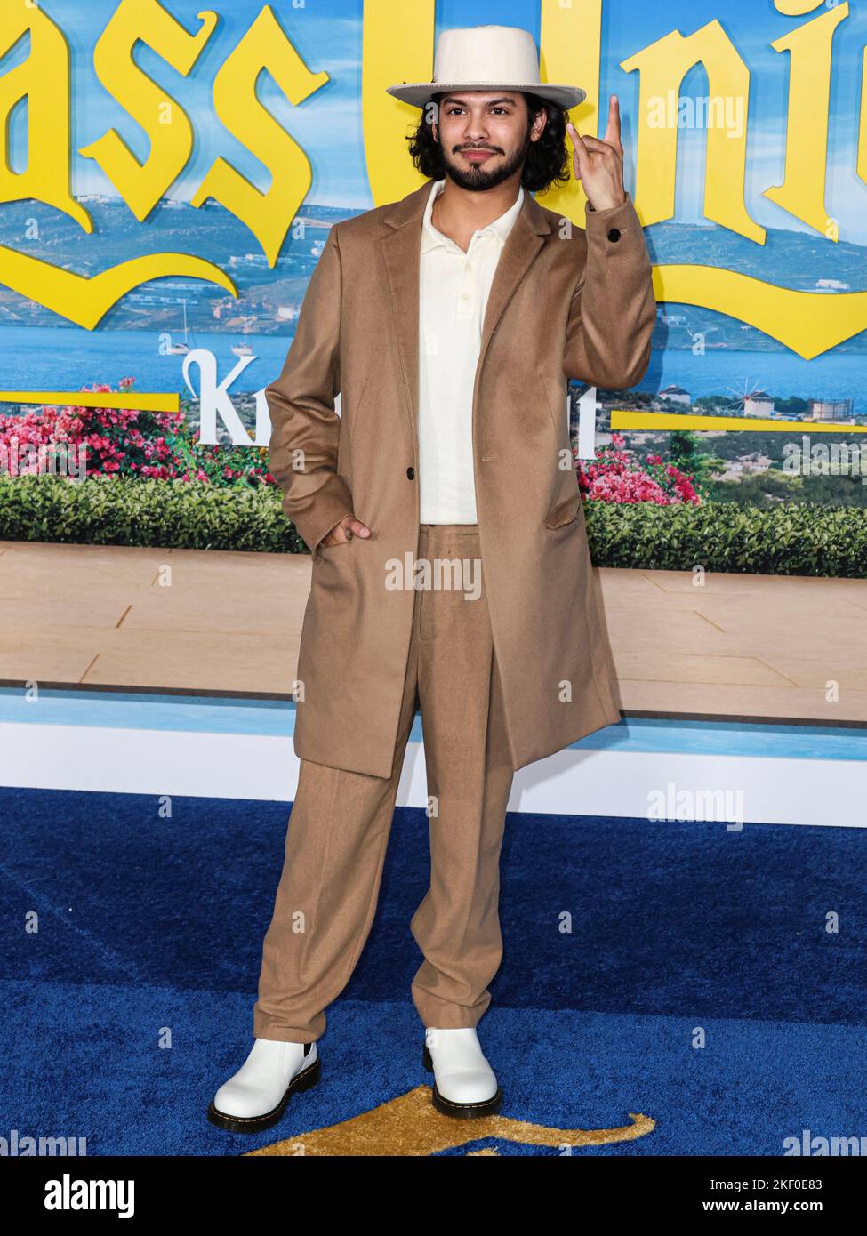 XOLO Maridueña (Xolo Mariduena) arrive à la première américaine de Netflix 'Glass Onion: A Knives Out Mystery', qui s'est tenue au musée Academy of Motion Pictures sur 14 novembre 2022 à Los Angeles, Californie, États-Unis. (Photo de David Acosta/image Press Agency/NurPhoto) Credit: NurPhoto/Alay Live News Banque D'Images