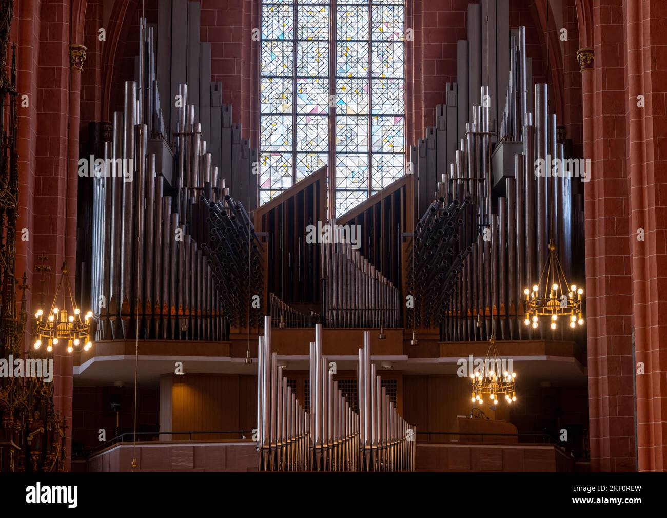 1957 orgue principal construit par Klais (D, Bonn), Kaiserdom Sankt Bartholomäus, Cathédrale impériale de Saint Bartholomew, Francfort, Allemagne Banque D'Images